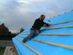 DYroof.JPG (42448 bytes)